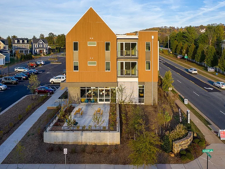 Riverside Village Apartments — Photo 34
