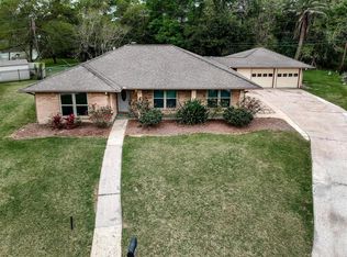 511 Old Bayou Dr, Dickinson, TX 77539