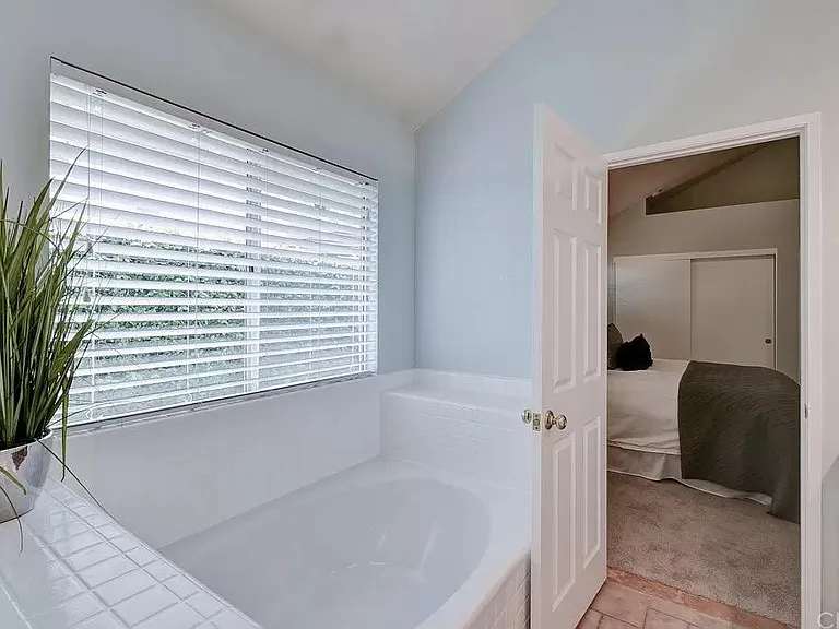 1314 Robert Ct — Photo 4