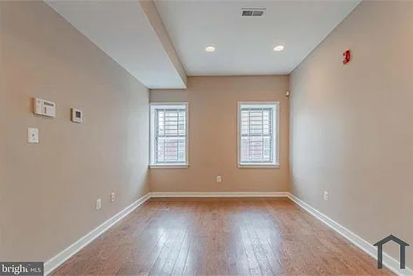 3 bed, $2,200 — Photo 1