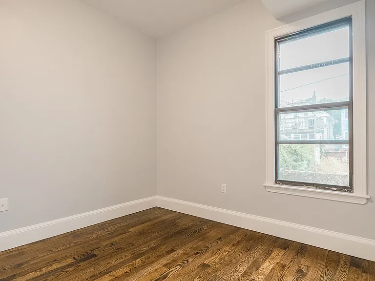 344 Saratoga St #2L — Photo 7