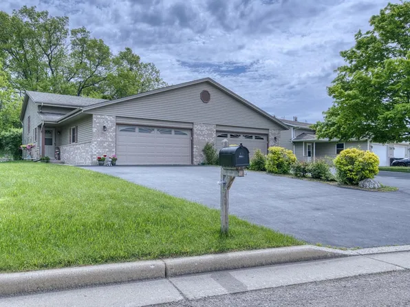 601 Cornerstone CROSSING, Waterford, WI 53185