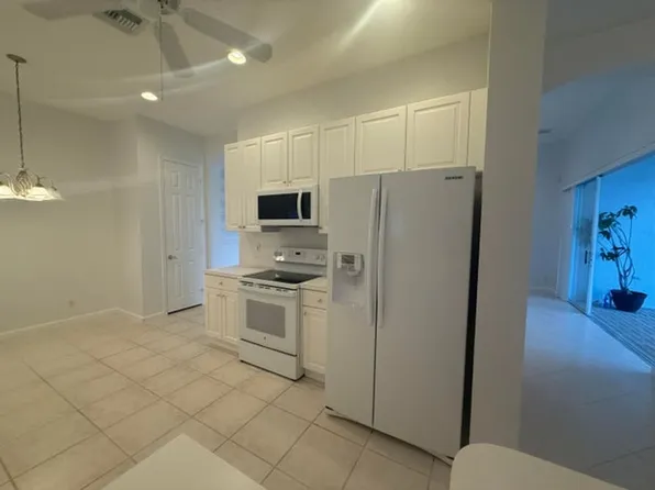9041 Bay Harbour Cir, West Palm Beach, FL 33411