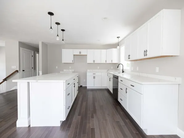 30 Enid St, Worcester, MA 01604