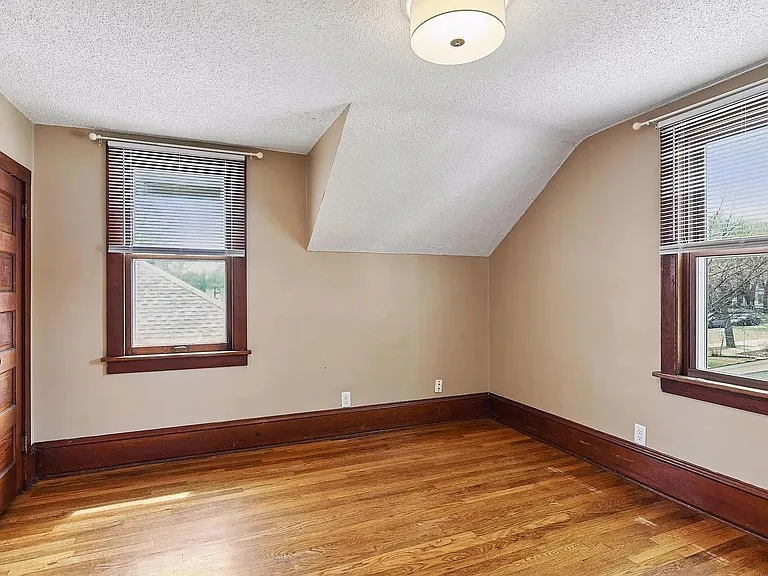 4156 Minnehaha Ave — Photo 5