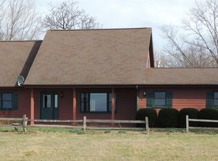 10853 Shagbark Rd, Dubuque, IA 52003