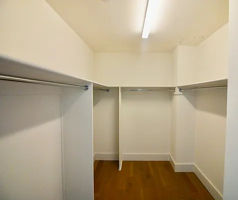 Rented by Extell Marketing Group LLC | media 25