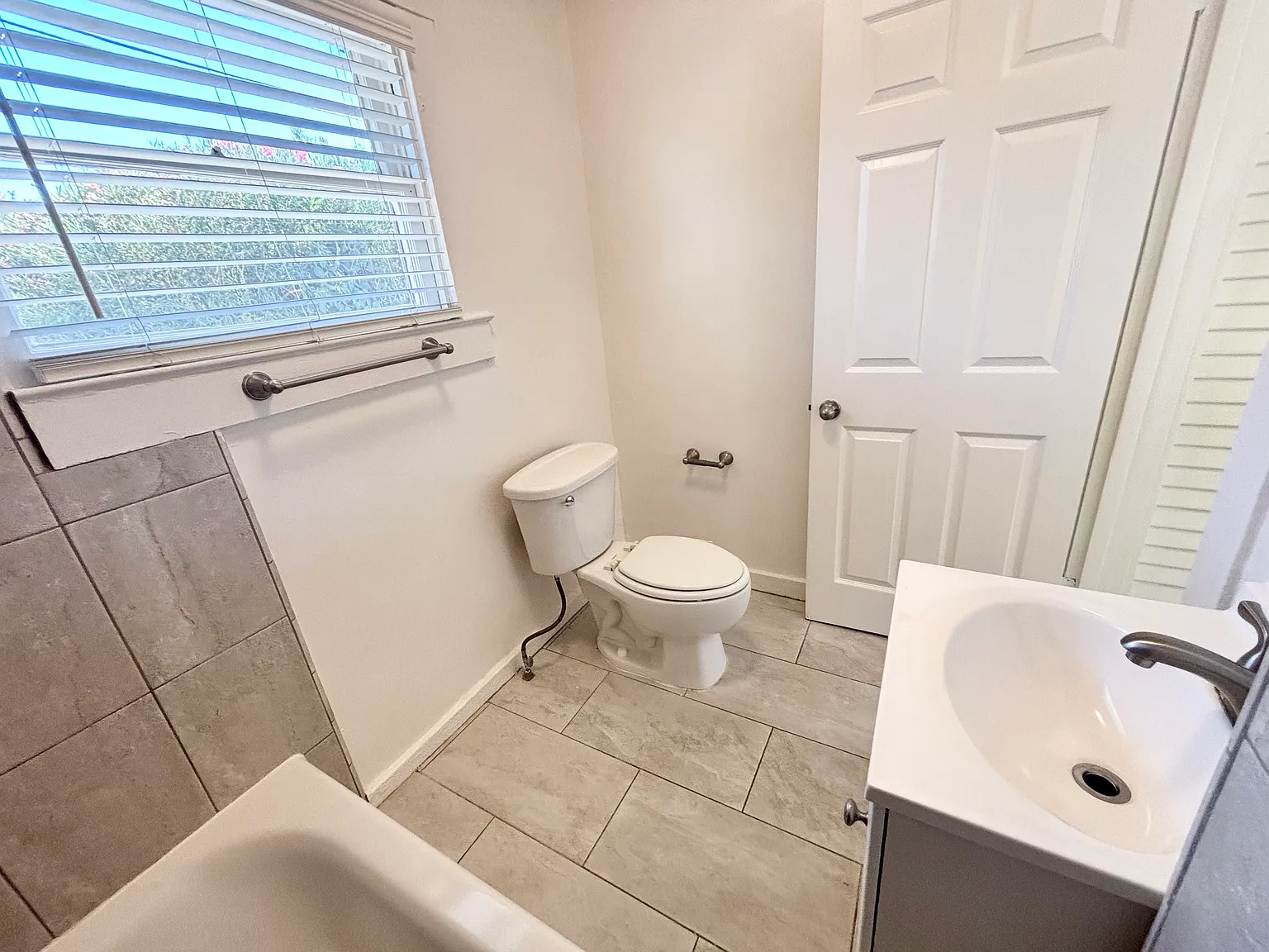 2 bed, 1100 sqft, $1,950 — Photo 1
