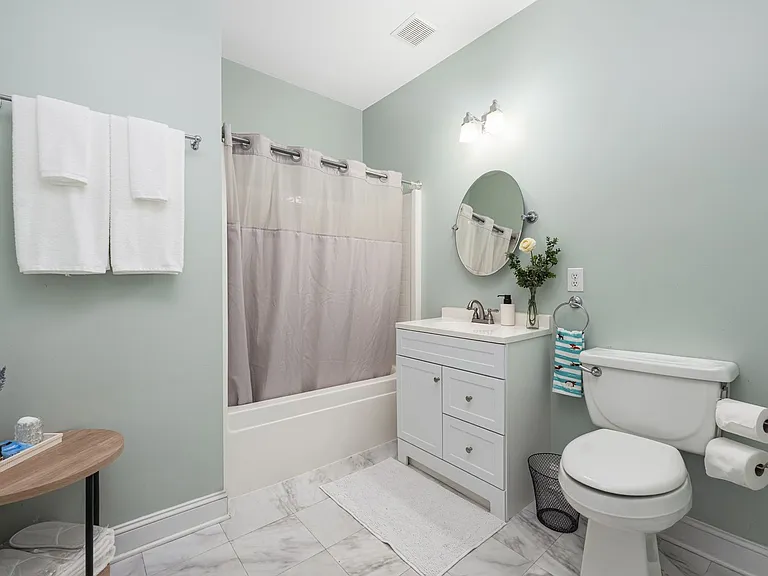 13704 Anthea Ln — Photo 8
