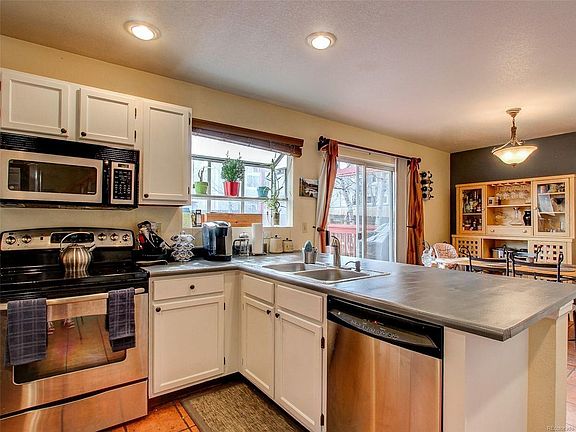 3rd image of 11474 King St