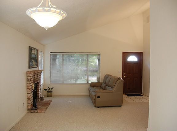 4th image of 3127 Prince Henry Dr
