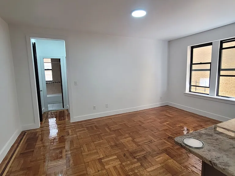 712 W 176th St #3D — Photo 2