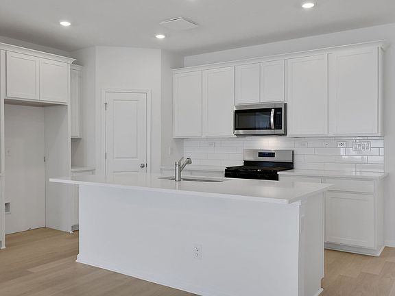 7th image of this home