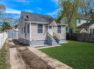 137 Laurelton Dr, Mastic Beach, NY 11951