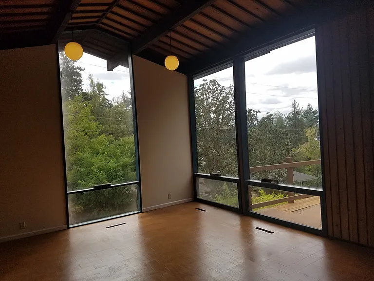 2497 Mission Ave — Photo 3