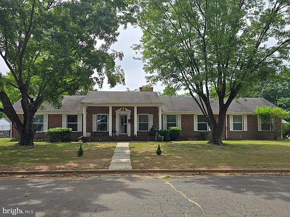 2nd image of 104 Charlotte Ave