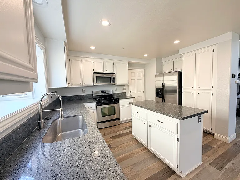 15096 Fox Ridge Dr — Photo 6