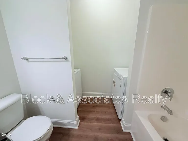 275 Michigan Ave — Photo 11