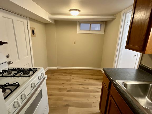 4th image of 824 S 2nd St