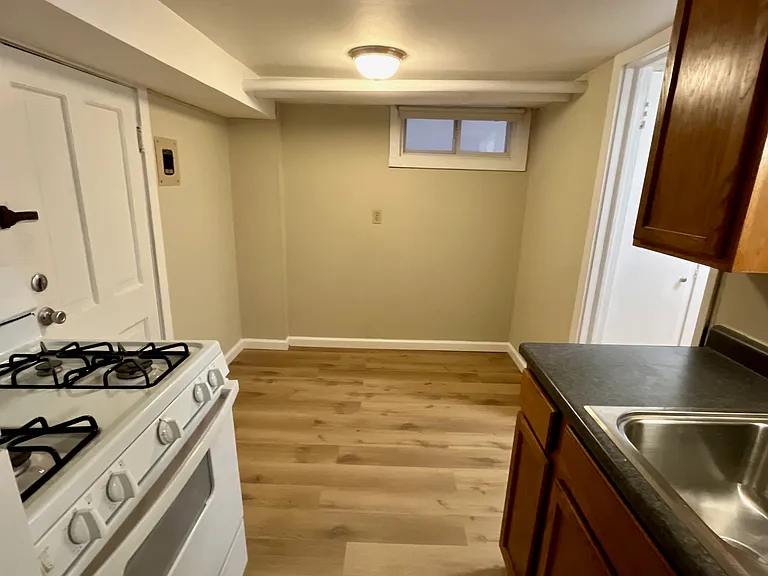 824 S 2nd St — Photo 4