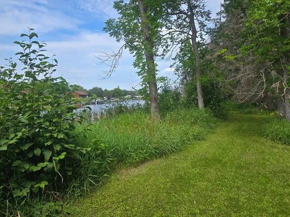 17365 E Pine Dr NW, Angle Inlet, MN 56711