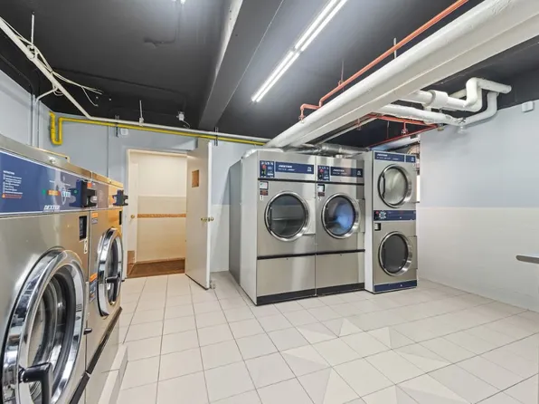 18-75 Corporal Kennedy Street image 19 of 27