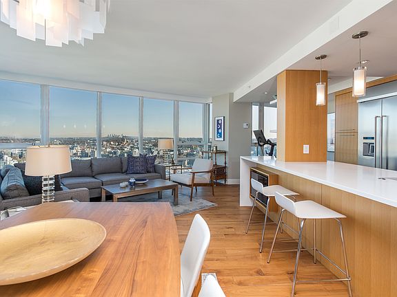 5th image of 1408 Strathmore Mews #4007