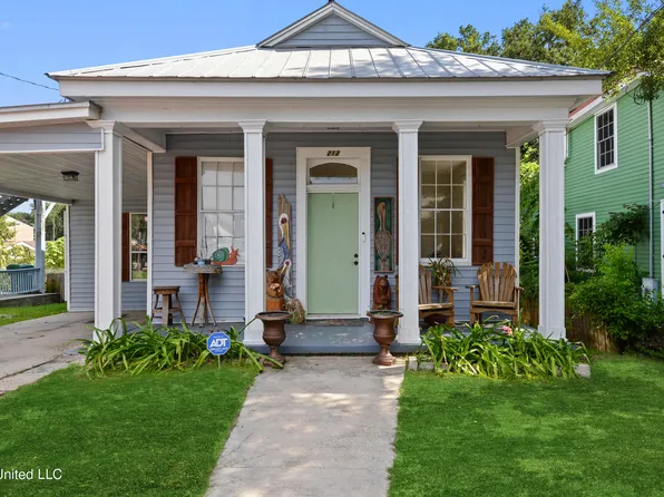 212 Union St, Bay Saint Louis, MS 39520