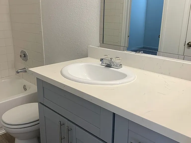 Emerald Cove Apartments — Photo 151