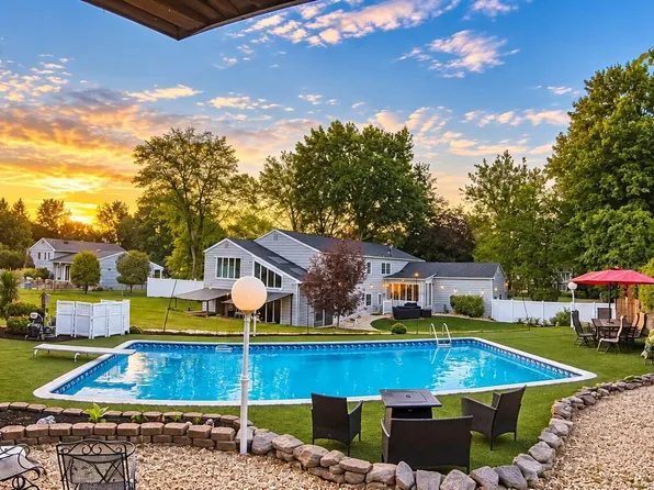 21 Cameron Court, Freehold, NJ 07728