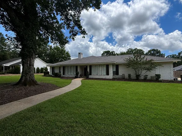 2601 Briarwood St, Magnolia, AR 71753