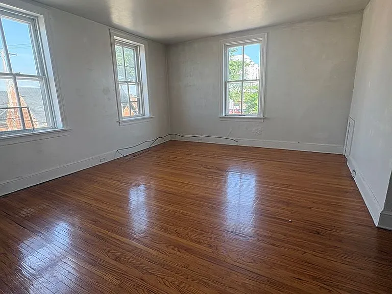 127 N Beaver St #4 — Photo 4