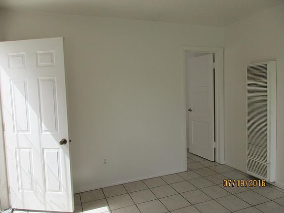 3rd image of 1050-52 Grand Ave