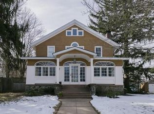 2 Middle St, Lexington, MA 02421