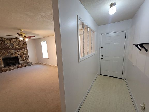 3rd image of 2803 Ptarmigan Rd