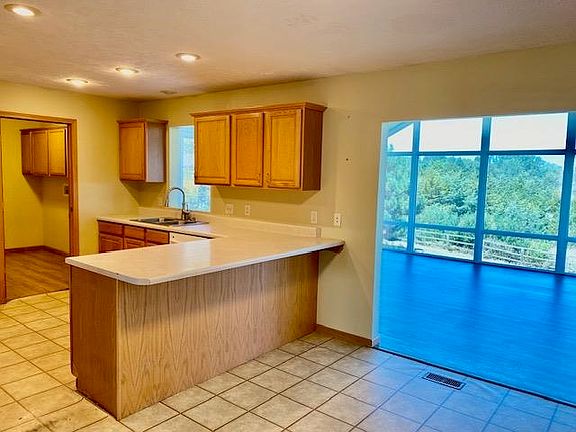 5th image of 4425 72nd Avenue Pl