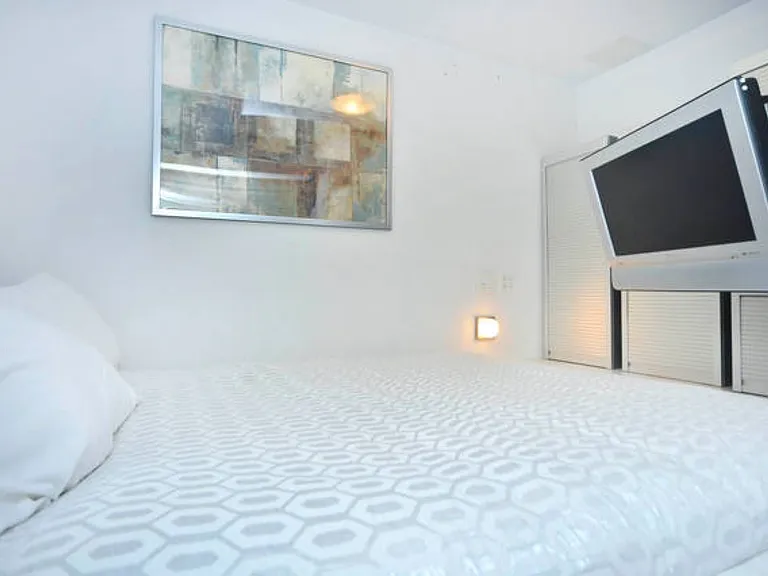 529 W 42nd St #9-Q — Photo 5