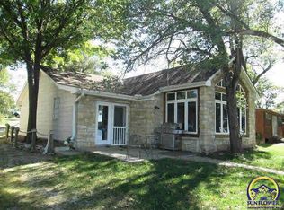 76 Kahola Rd, Council Grove, KS 66846