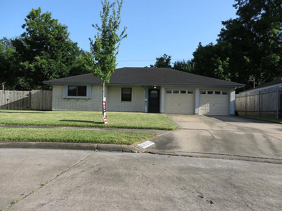1st image of 414 Una Dr