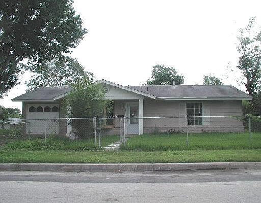 1st image of 8602 FALLING TIMBER DR