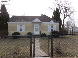 1105 18th St, Zion, IL 60099