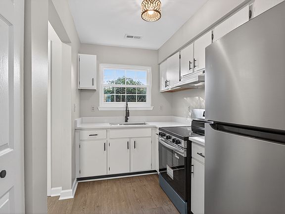 4th image of 2112 King James Ct