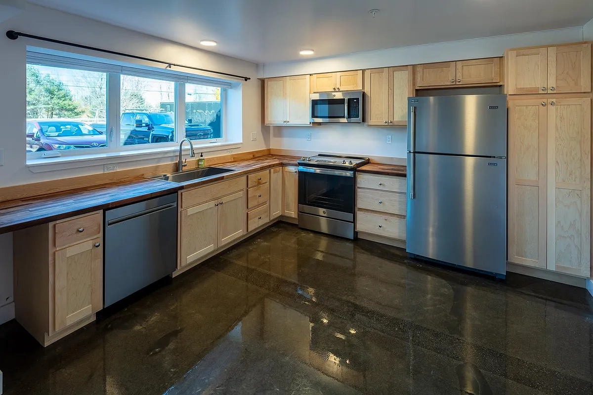 6 Old Winslow Rd Apt 8, Wilmot, NH 03287 HotPads