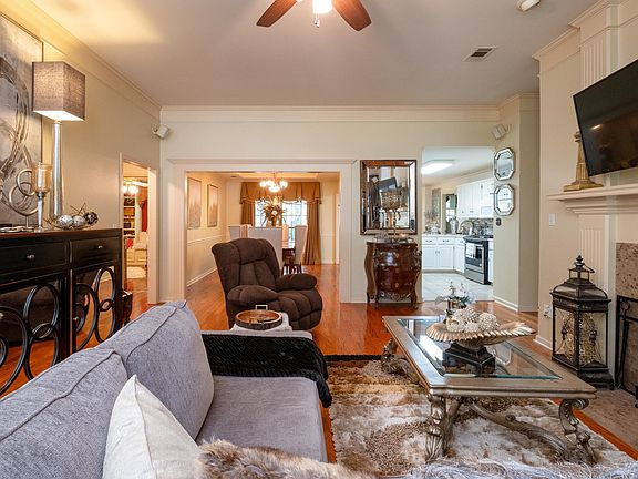 4th image of 2310 Stoney Creek Dr