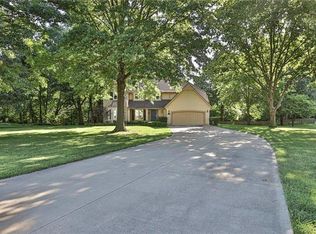 3440 NW Pink Hill Cir, Blue Springs, MO 64015