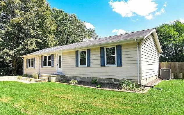 12817 Leman Ln — Photo 2