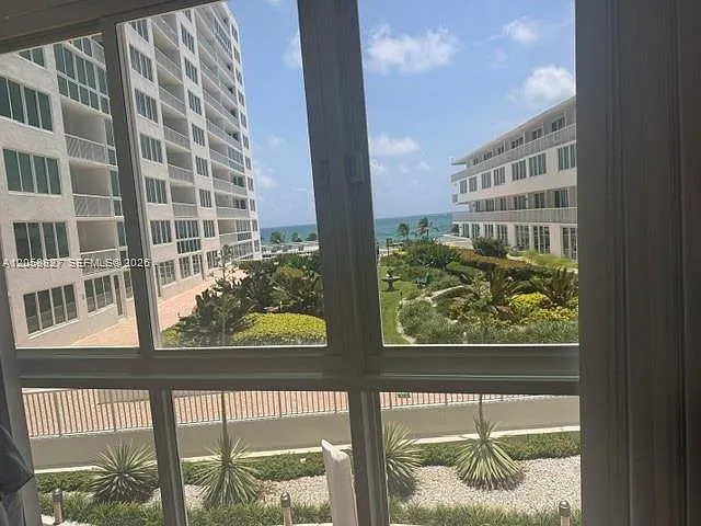 5401 Collins Ave #230 — Photo 45
