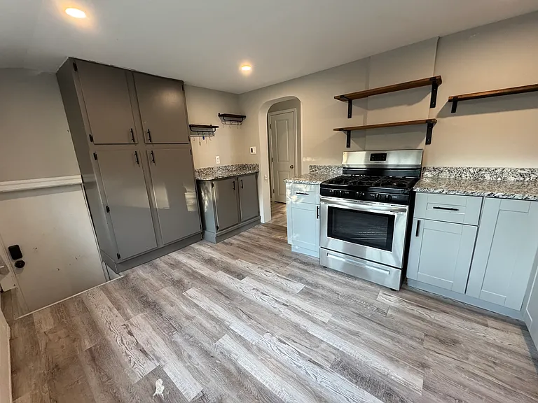 112 S Scott Ave #1 — Photo 4