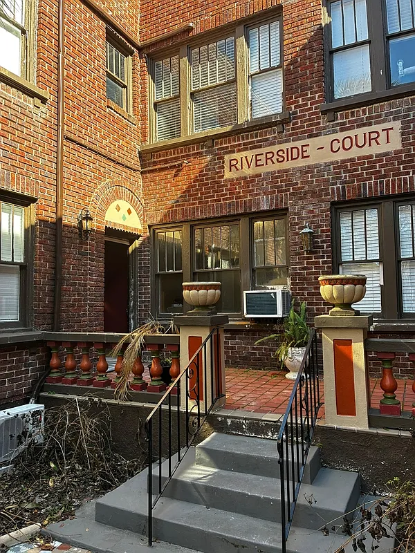 Building Photo - 2738 Riverside Ave #5