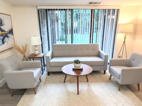 2316 Freetown Ct Unit 1B, Reston, VA 20191